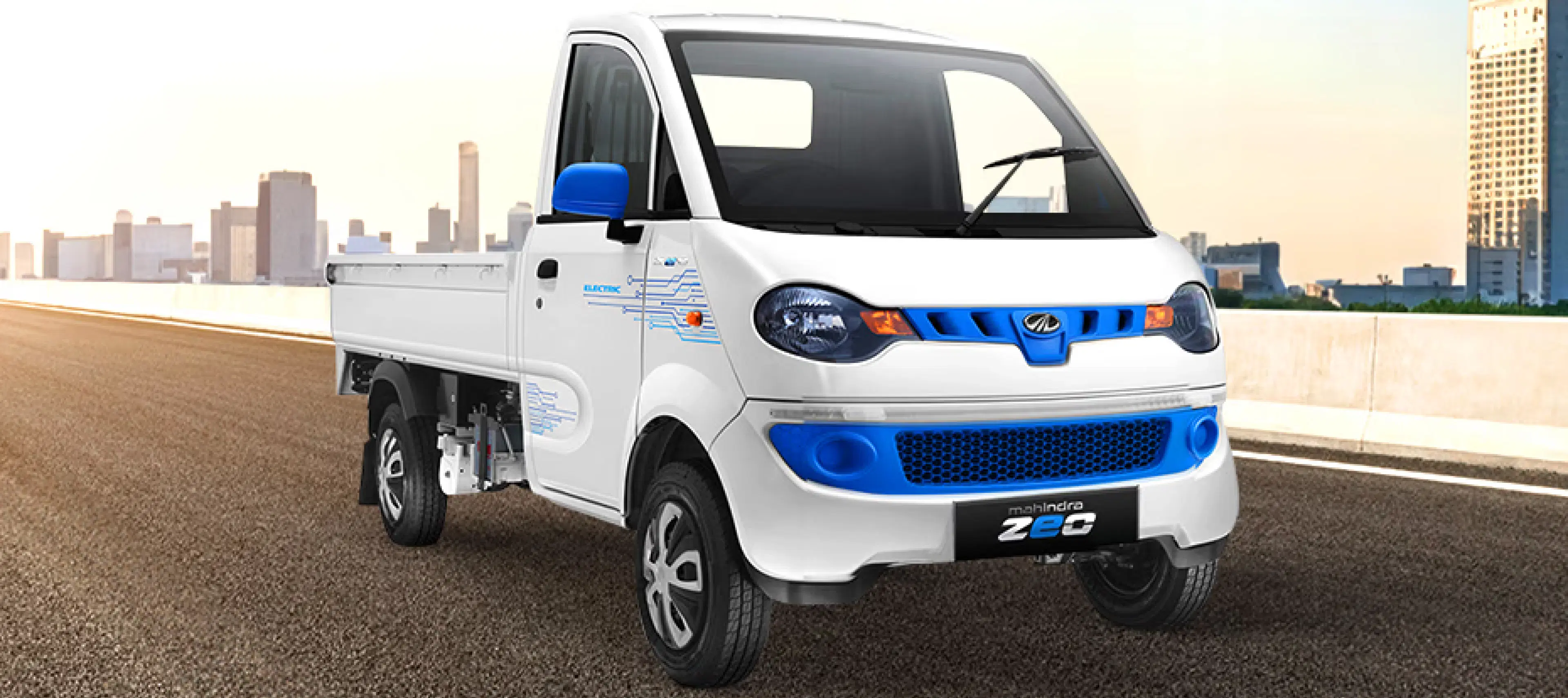 Mahindra ZEO V2 DV — Business-Ready Technology and Fleet Comfort